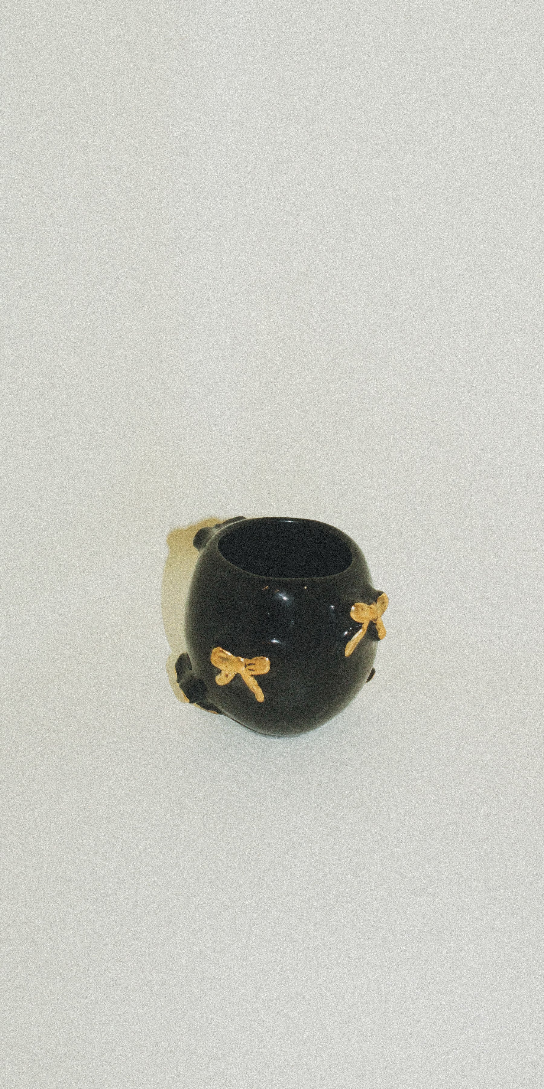 Bow cup - Black and Gold